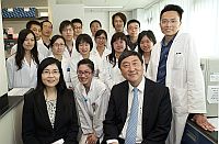 A group photo of Prof. Joseph J.Y. Sung (1st right, 1st row), Vice-Chancellor and Mok Hing Yiu Professor of Medicine, CUHK, and Prof. Jun Yu (1st left, 1st row), Associate Professor, Department of Medicine and Therapeutics, CUHK, with their research team.